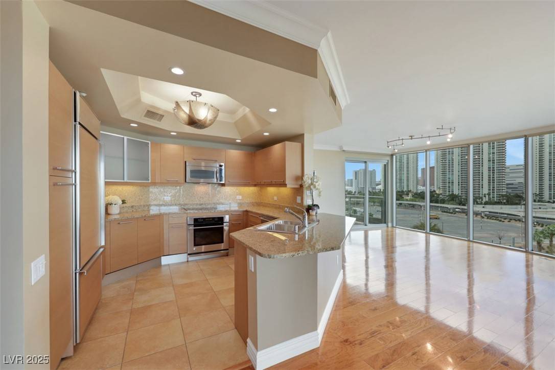 Las Vegas, NV 89109,322 Karen AVE #708