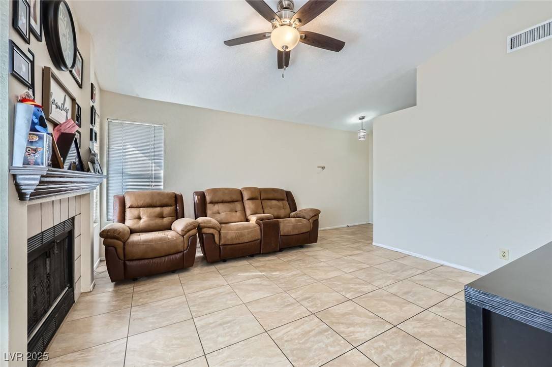 Las Vegas, NV 89119,6982 Rusty Nail WAY
