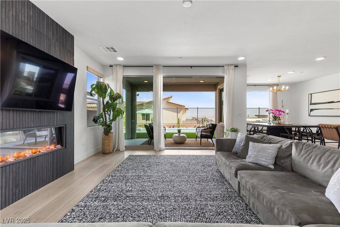 Las Vegas, NV 89138,532 Crown Mesa AVE