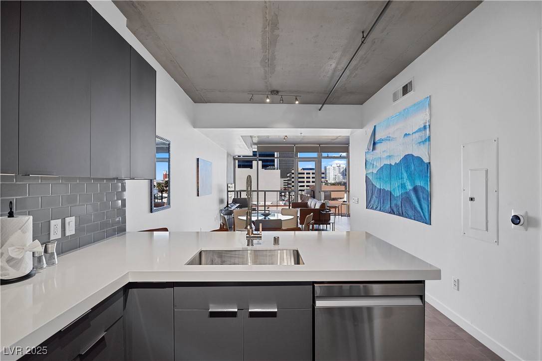 Las Vegas, NV 89101,353 E Bonneville AVE #505