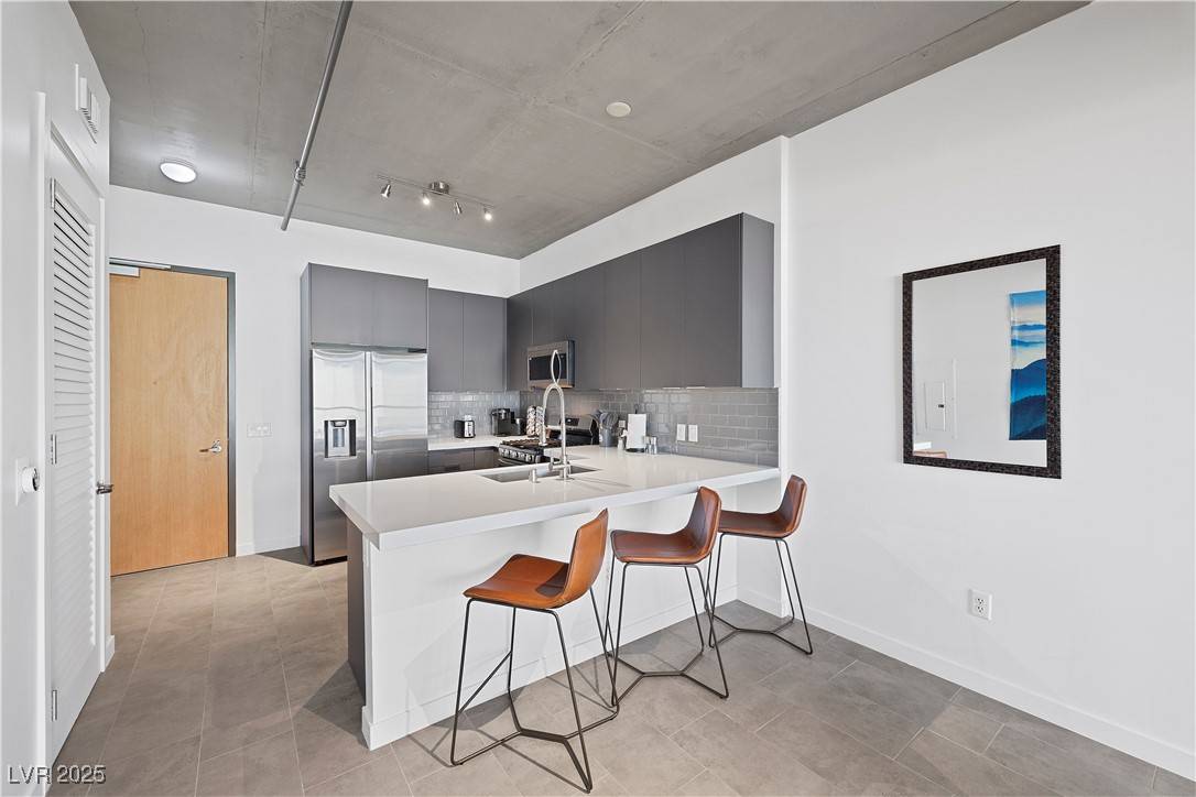 Las Vegas, NV 89101,353 E Bonneville AVE #505