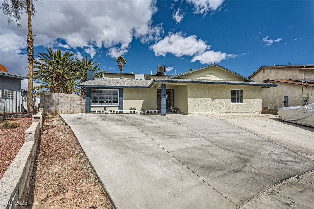 Las Vegas, NV 89103,6710 Redwood CIR