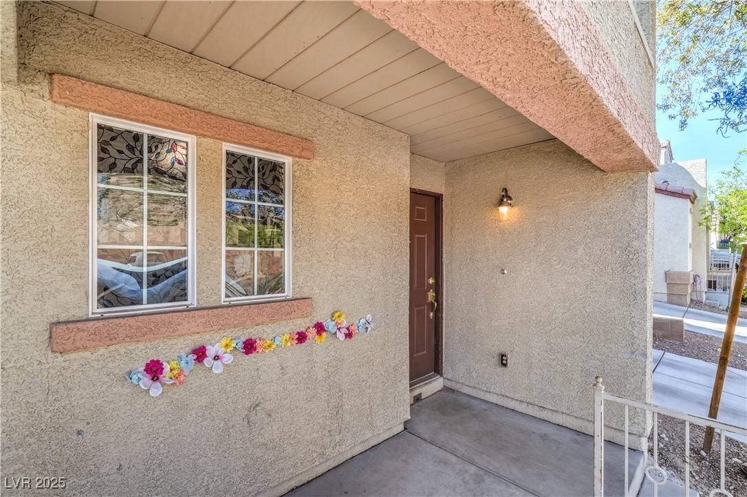 Las Vegas, NV 89149,9117 Careful Canvas AVE