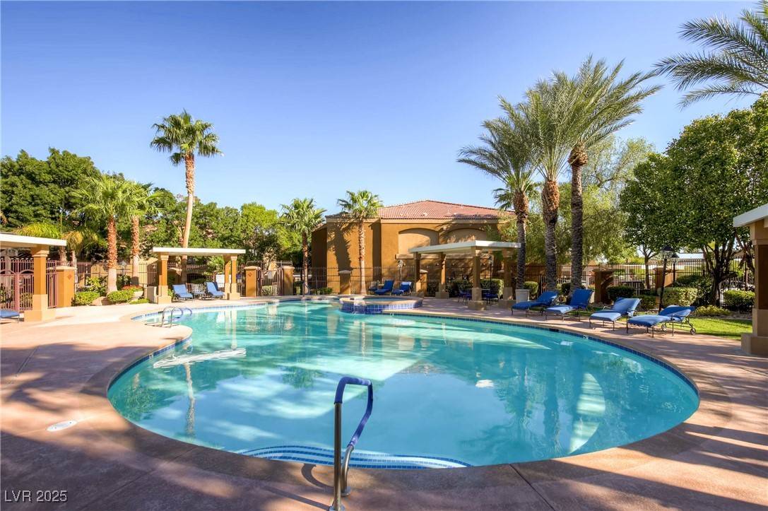 Henderson, NV 89052,950 Seven Hills DR #814