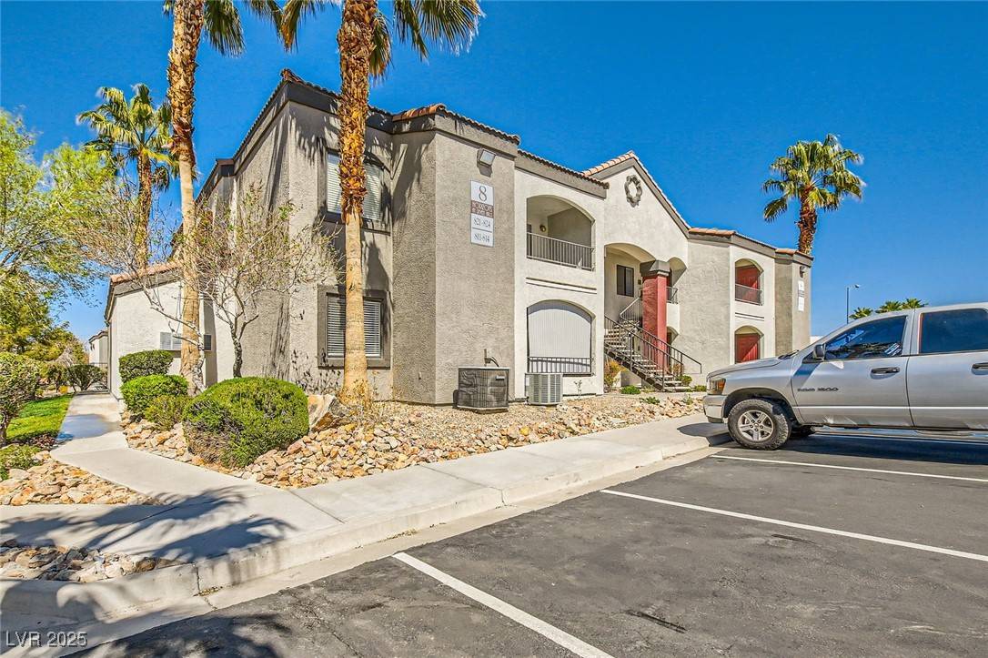 Henderson, NV 89052,950 Seven Hills DR #814