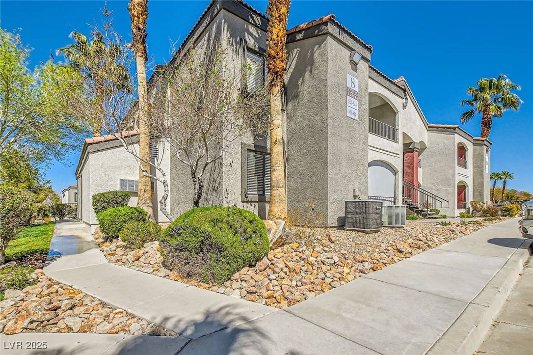 Henderson, NV 89052,950 Seven Hills DR #814