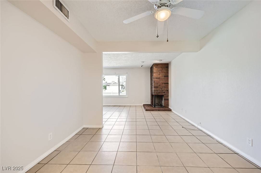 Las Vegas, NV 89121,3577 Wayne CIR