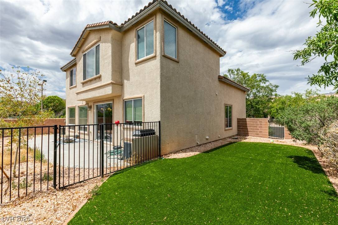 Las Vegas, NV 89138,11769 Via Vera Cruz CT