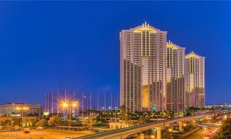 Las Vegas, NV 89109,145 HARMON AVE #1021