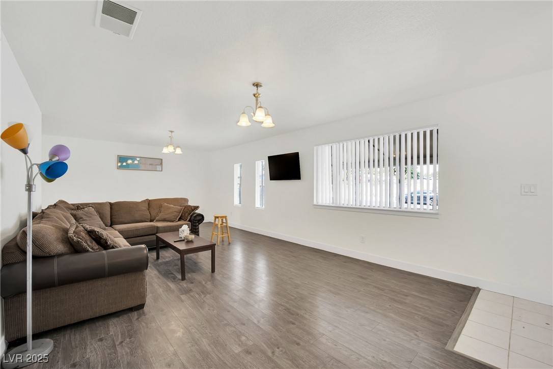Las Vegas, NV 89120,5376 Hillsboro LN