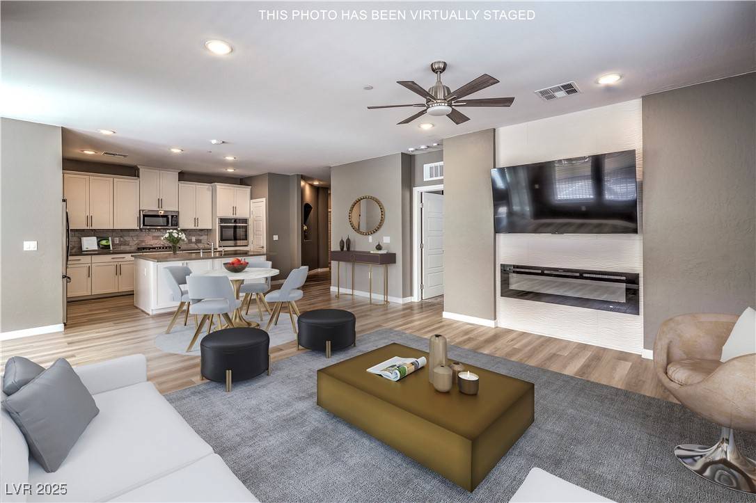 Henderson, NV 89052,2555 Hampton RD #4204