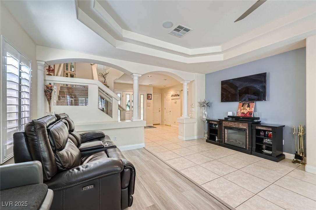 Las Vegas, NV 89141,10900 Calcedonian ST