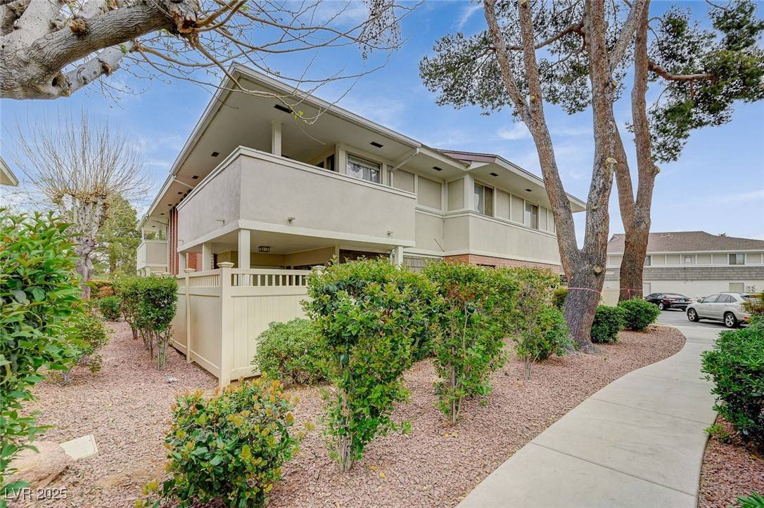 Las Vegas, NV 89109,746 Oakmont AVE #708