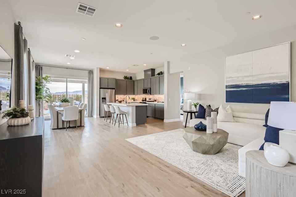 Henderson, NV 89011,824 Weston Ridge ST