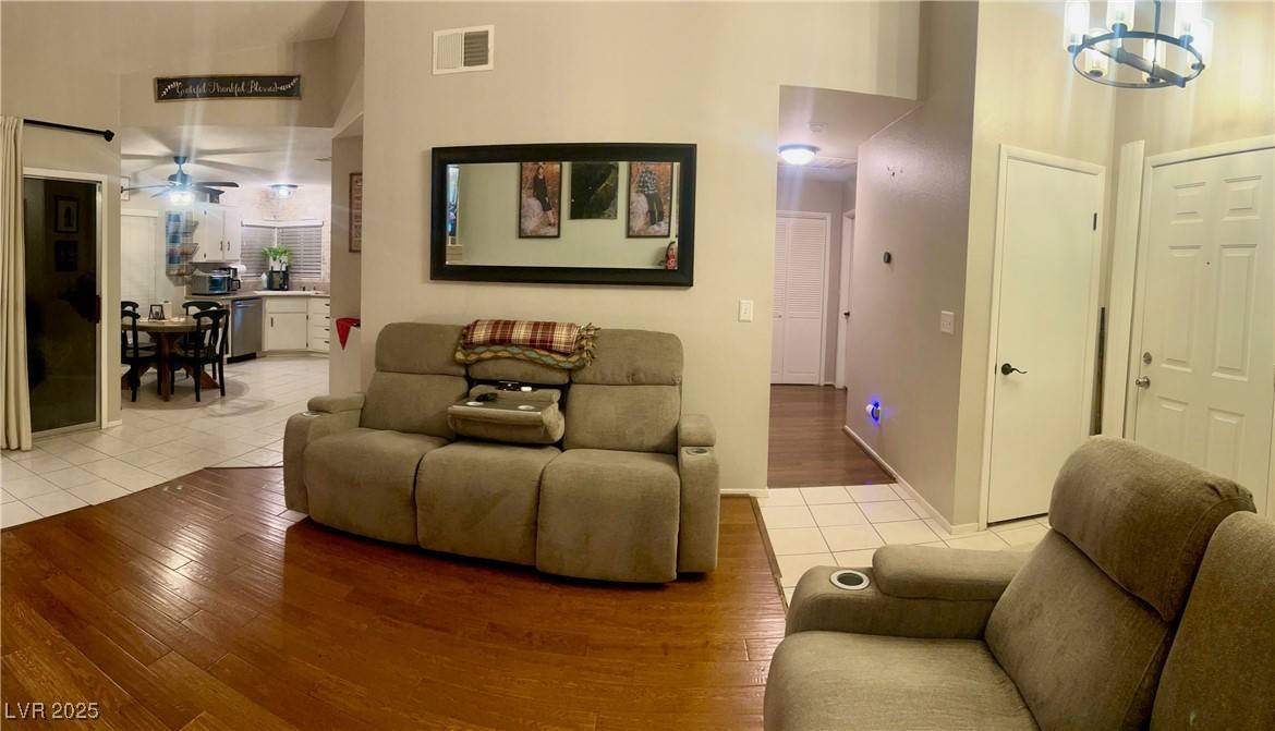 Henderson, NV 89002,533 Calypso DR