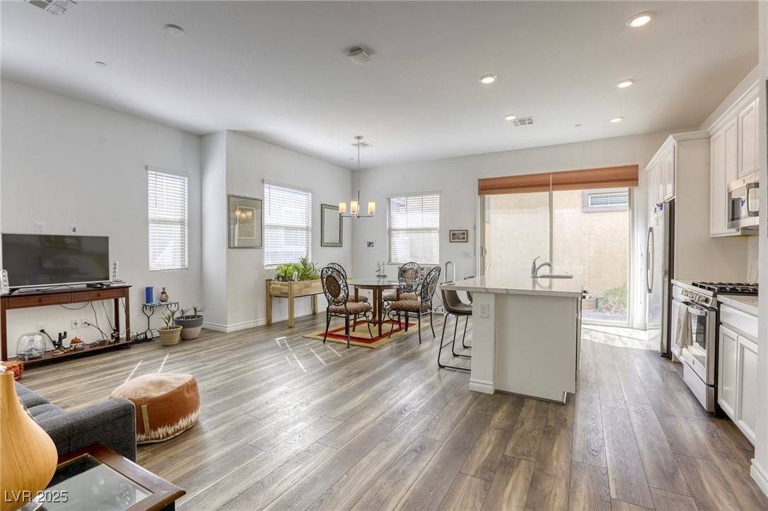 Henderson, NV 89011,762 Lilac Oak ST