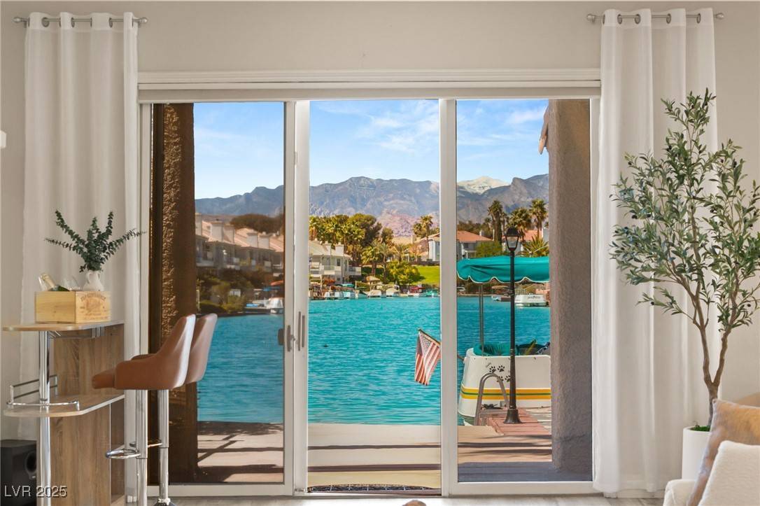 Las Vegas, NV 89117,3173 Lido Isle CT