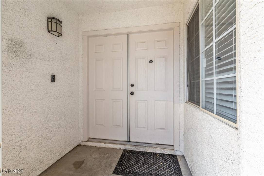 North Las Vegas, NV 89031,5227 Zebra CT