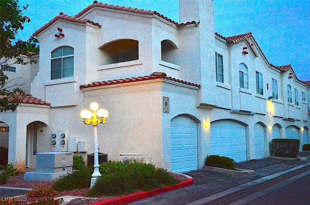 Henderson, NV 89074,2975 Bluegrass LN #824