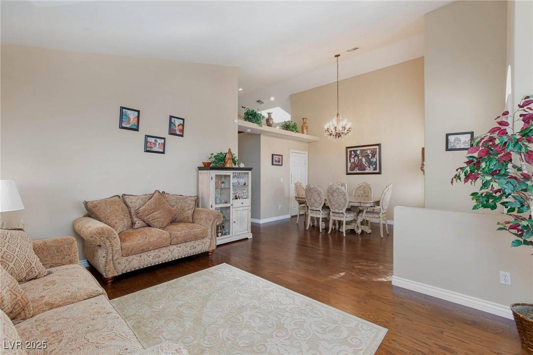Henderson, NV 89011,672 Hitchen Post DR