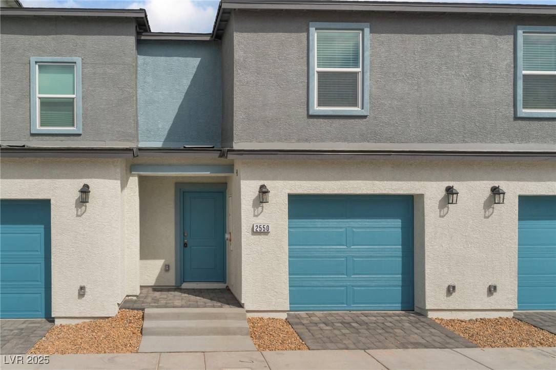 North Las Vegas, NV 89081,2550 Petunia Garden AVE