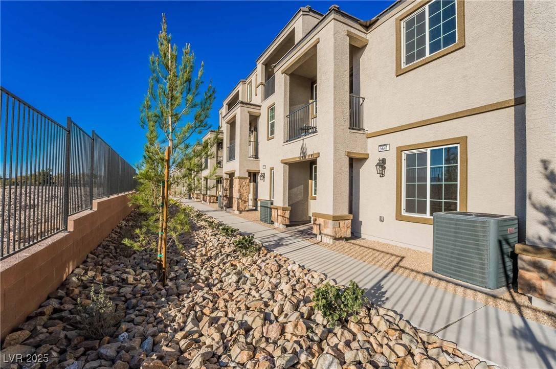 Las Vegas, NV 89118,5641 Steampunk ST
