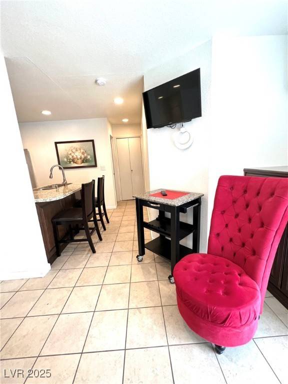 Las Vegas, NV 89169,490 Elm DR #106