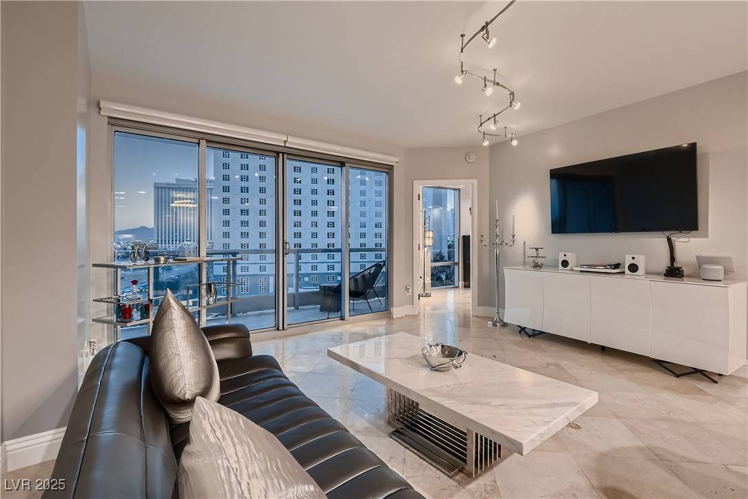 Las Vegas, NV 89109,322 Karen AVE #506