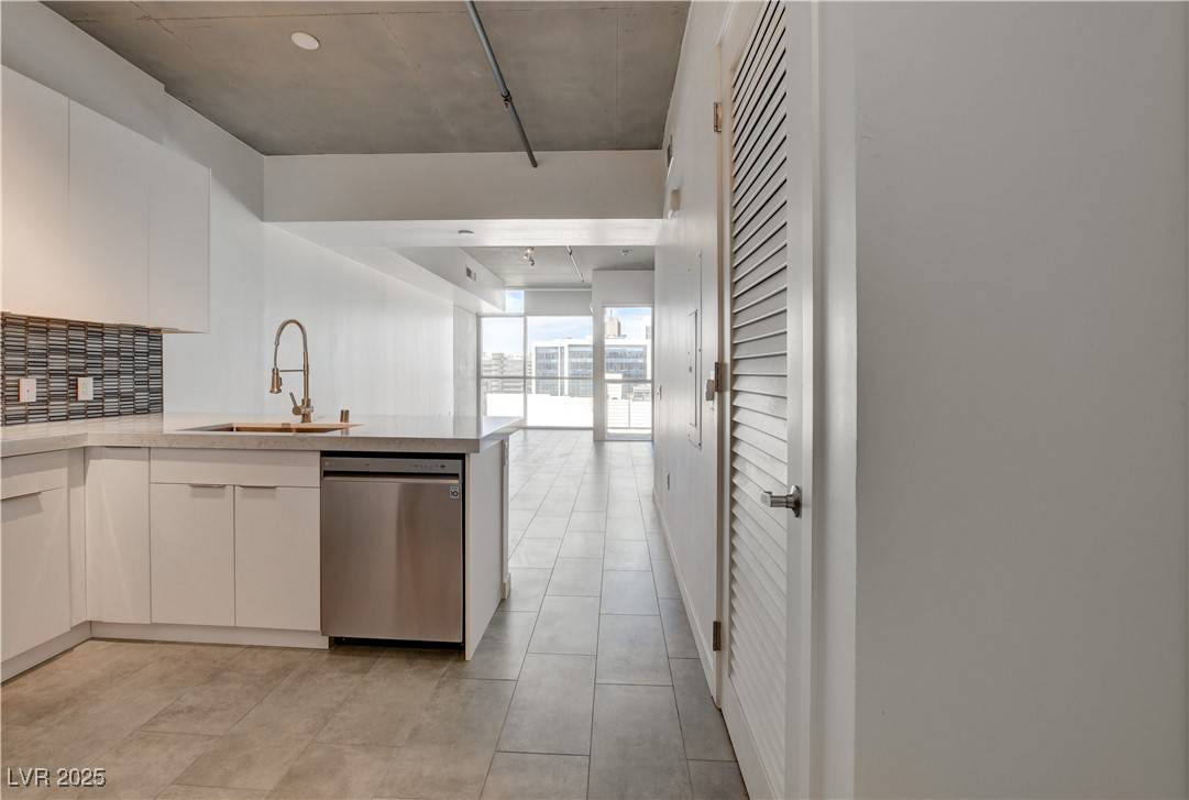 Las Vegas, NV 89101,353 E Bonneville AVE #904