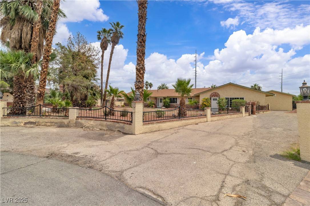 Las Vegas, NV 89119,4678 Saddle PL