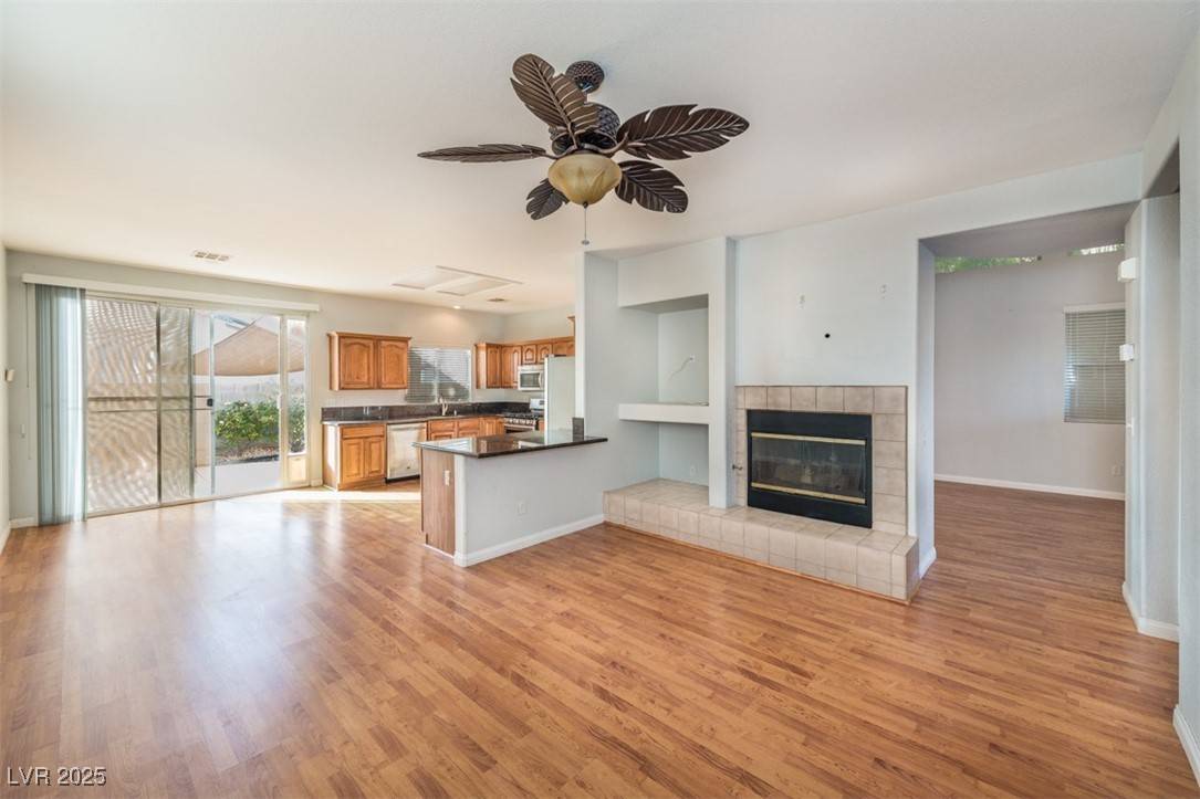Henderson, NV 89052,992 Leadville Meadows DR