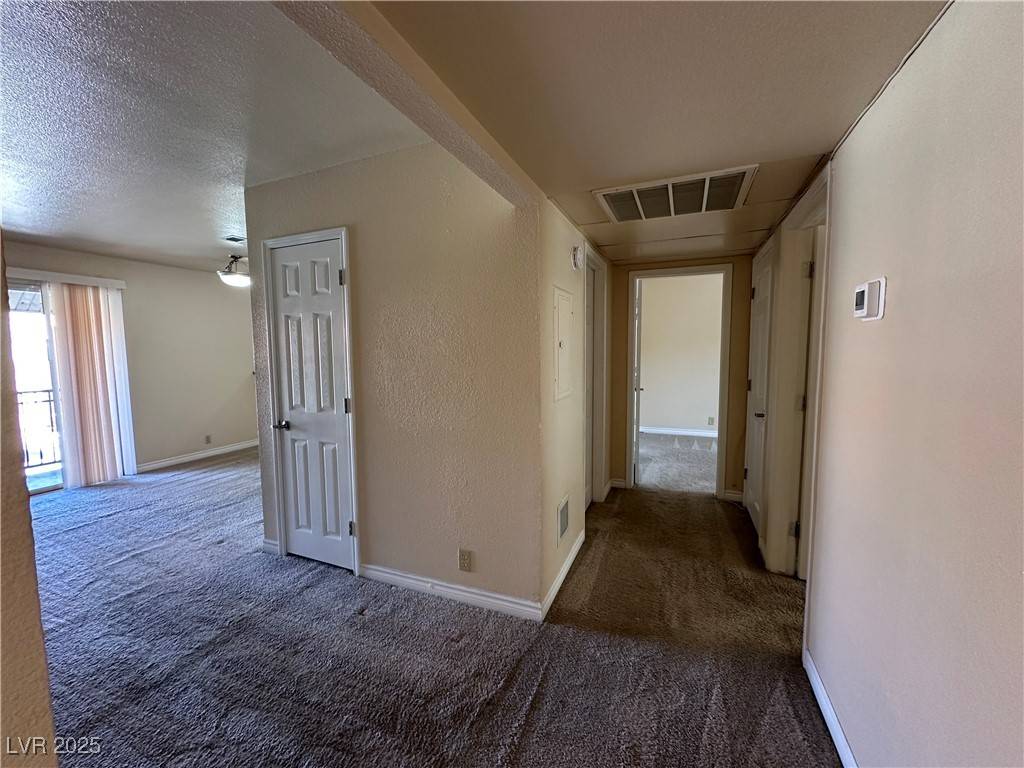 Las Vegas, NV 89103,5404 River Glen DR #364