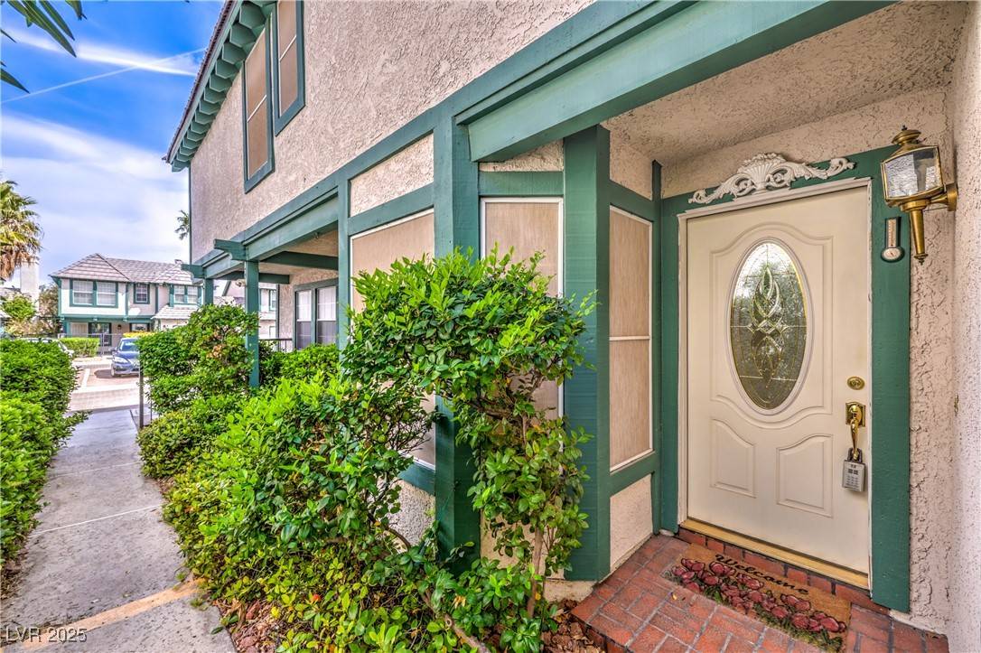 Las Vegas, NV 89121,4043 Chalfont CT