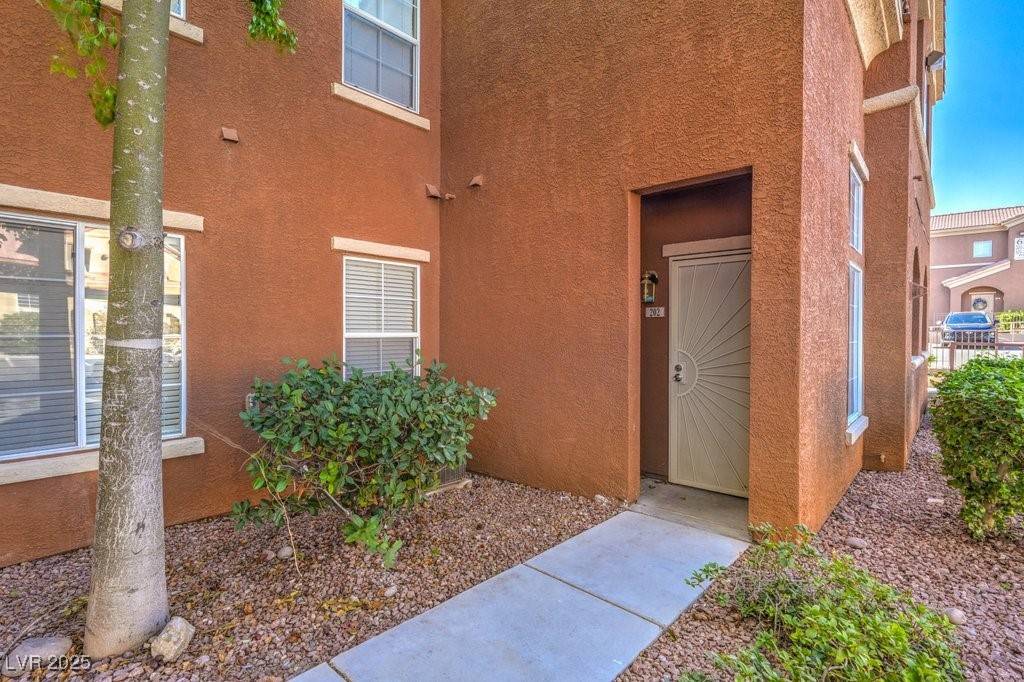 Las Vegas, NV 89129,3920 Legend Hills ST #202