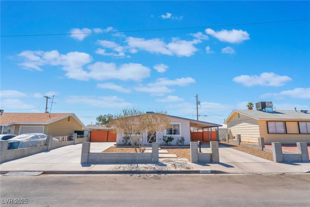 Las Vegas, NV 89107,6213 Burgundy WAY