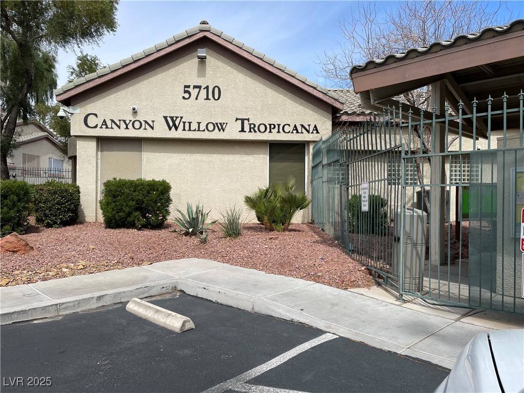 Las Vegas, NV 89122,5710 E Tropicana AVE #2033