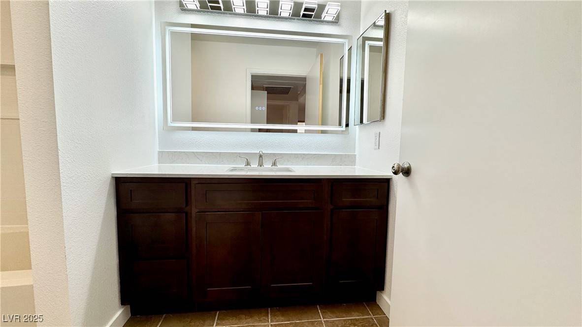 Las Vegas, NV 89145,7100 Pirates Cove RD #1022