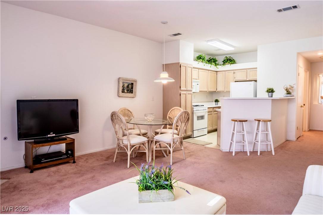 Las Vegas, NV 89103,5415 W Harmon AVE #1119
