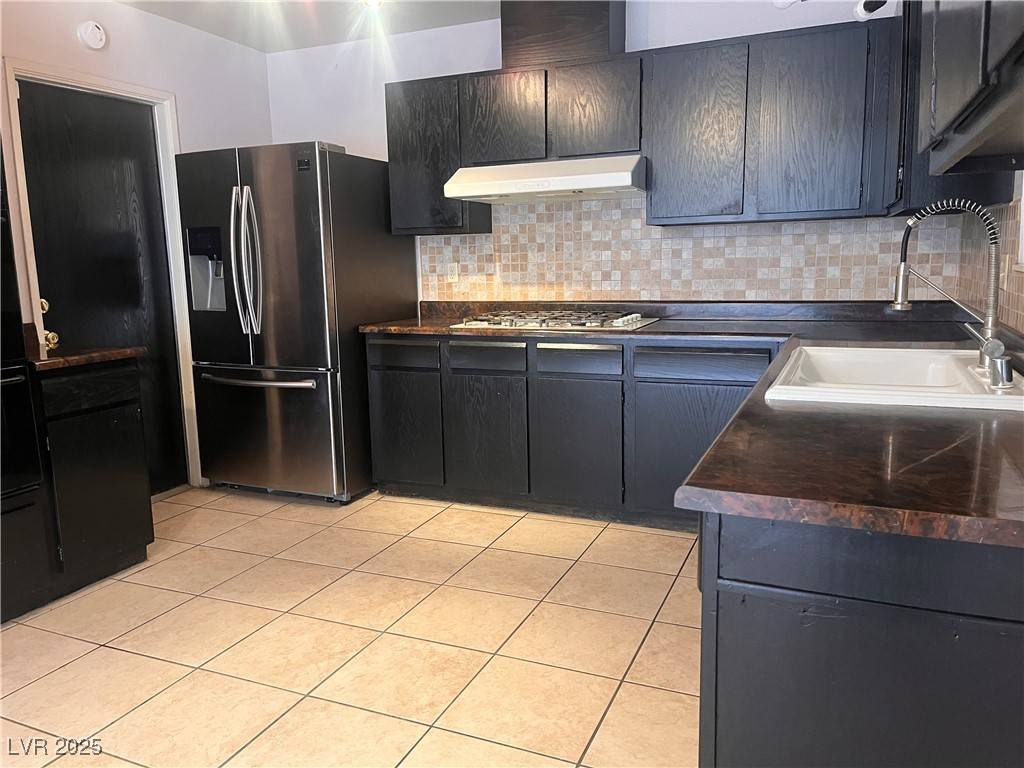 Las Vegas, NV 89145,7016 Hurricane WAY #A