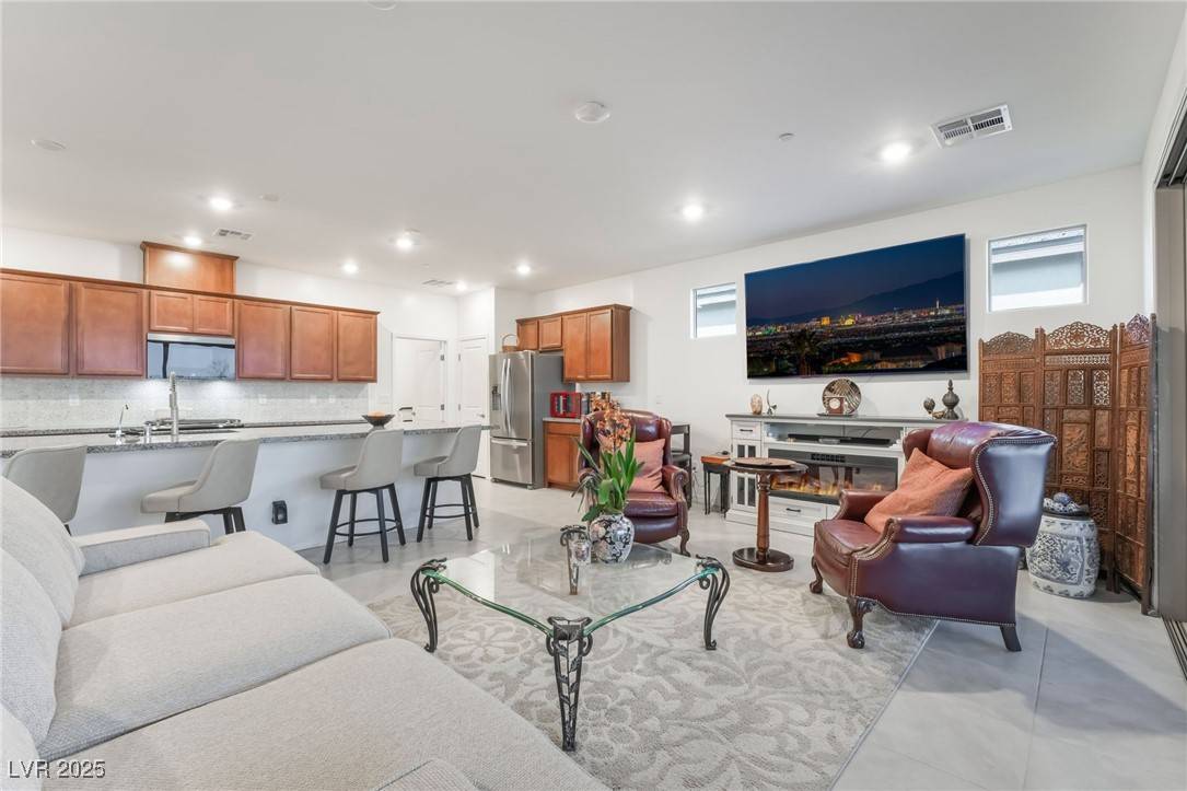 Las Vegas, NV 89143,10216 Chrysolite PL