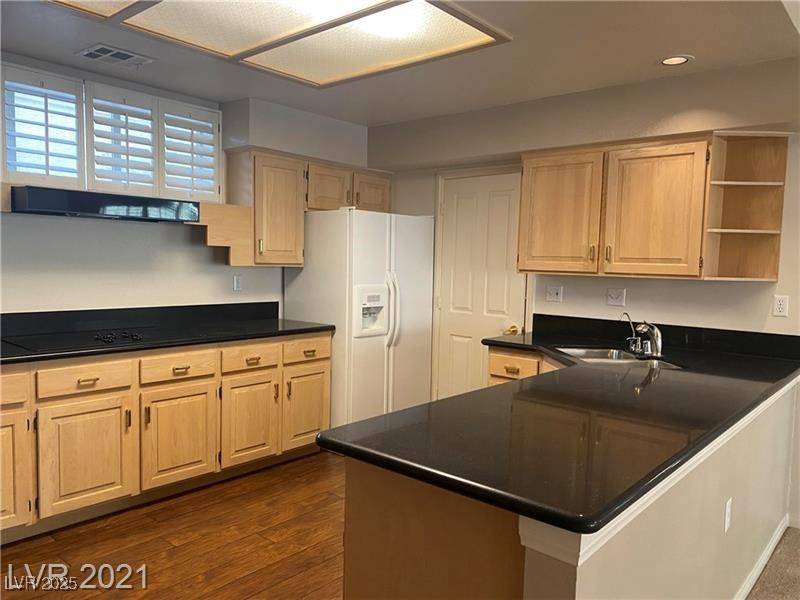 Las Vegas, NV 89107,332 Wild Plum LN