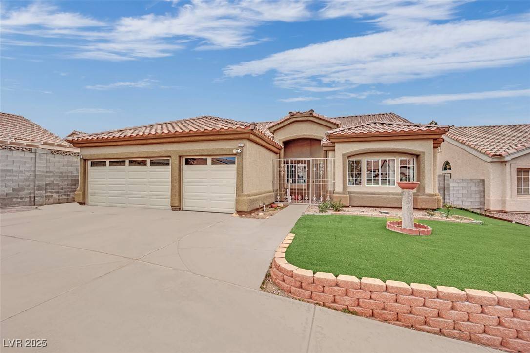 Las Vegas, NV 89147,4322 Summers Shade ST