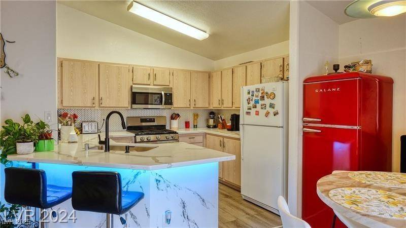 Las Vegas, NV 89145,725 Wheat Ridge LN #201