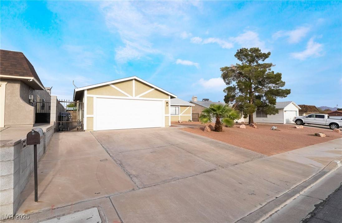 Henderson, NV 89015,271 Duke Of Wales CT