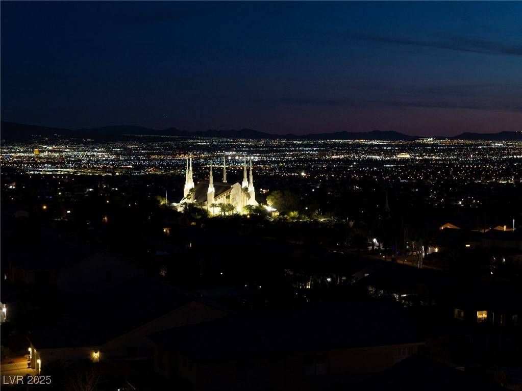 Las Vegas, NV 89110,979 Evening Dew DR