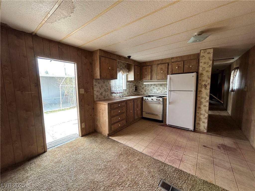 Pahrump, NV 89048,210 W Bonnie Claire CT