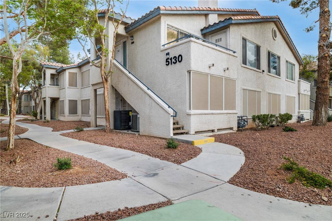 Las Vegas, NV 89120,5130 Mandalay Springs DR #102