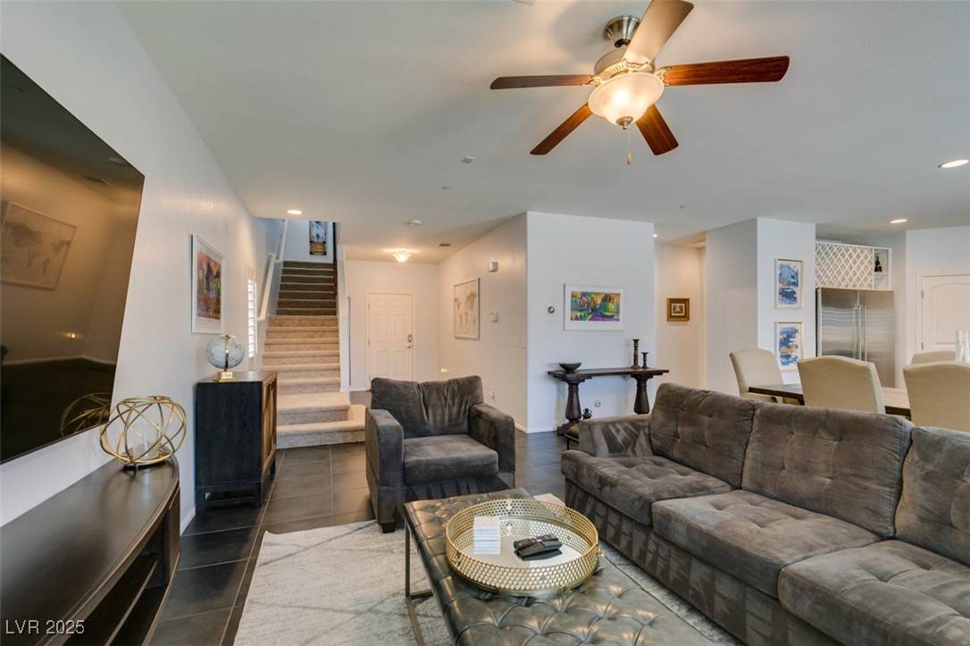 Henderson, NV 89012,129 Errogie ST