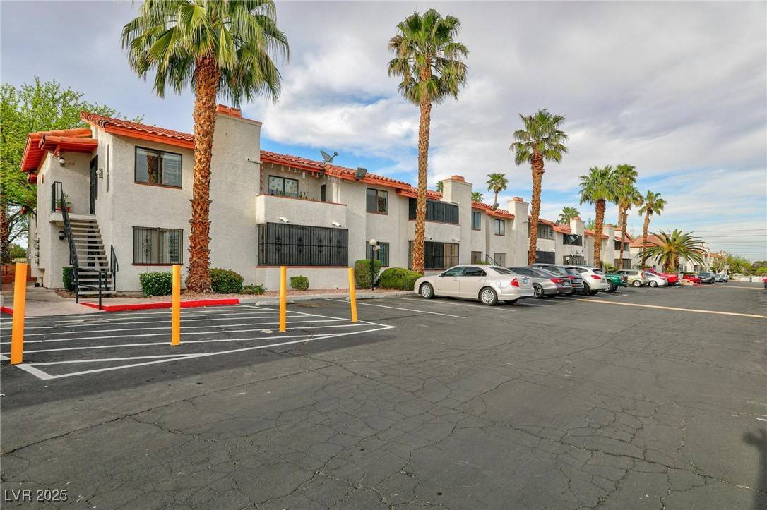 Las Vegas, NV 89119,1701 E Katie AVE #51