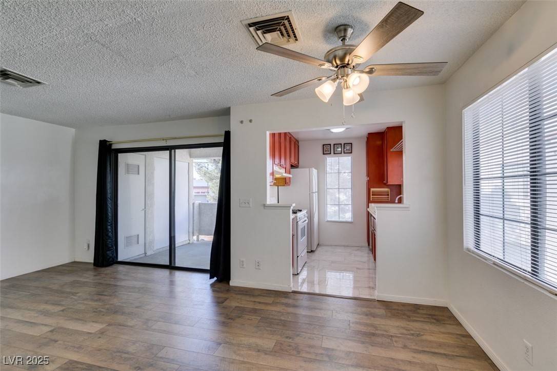 Las Vegas, NV 89103,4866 Nara Vista WAY #202